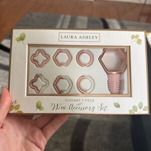Wine Accessory Set